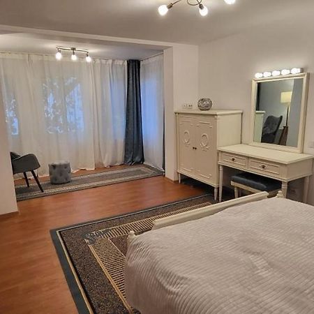 Cotroceni Accommodations Upstairs Bucureşti Eksteriør bilde