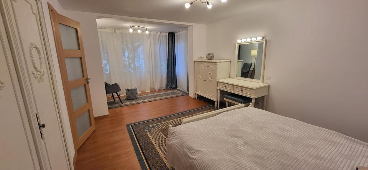Cotroceni Accommodations Upstairs Bucureşti Eksteriør bilde